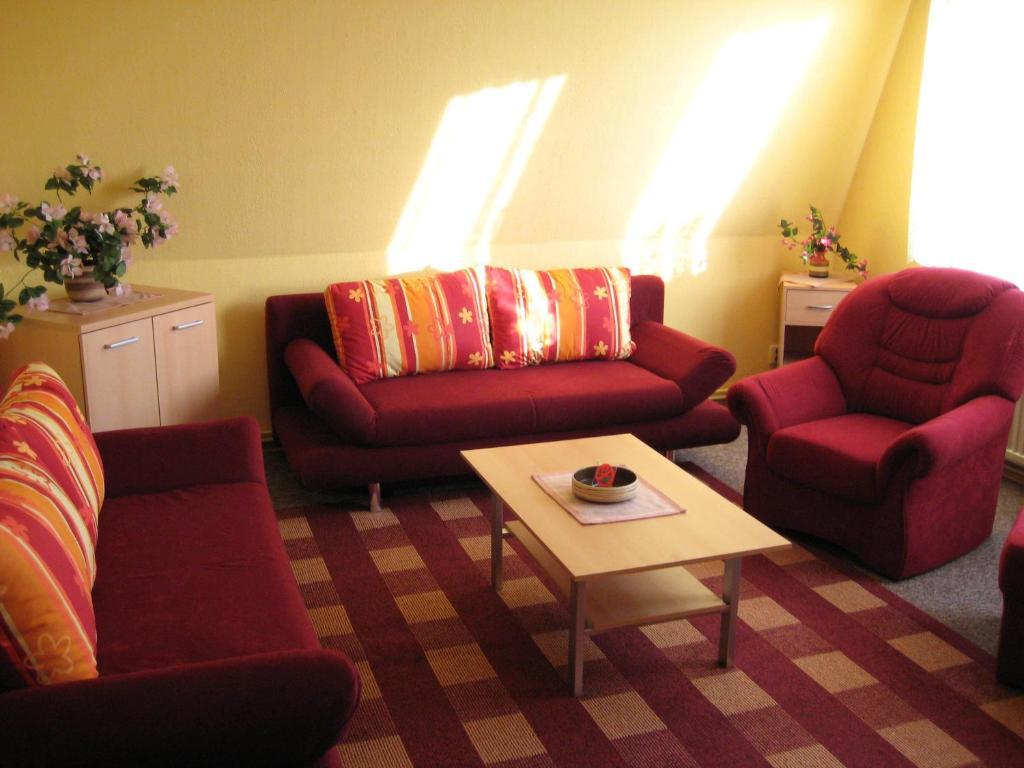 Hotel Gesellschaftshaus Bergen Auf Rugen Room photo